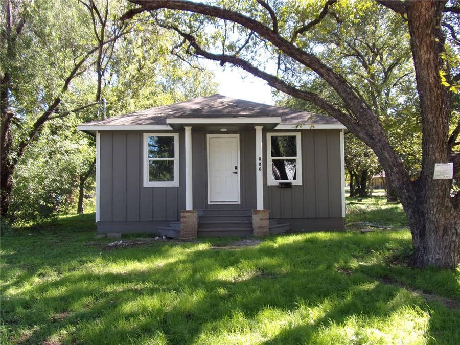 Property photo for 606 W Brown Street, San Saba, TX