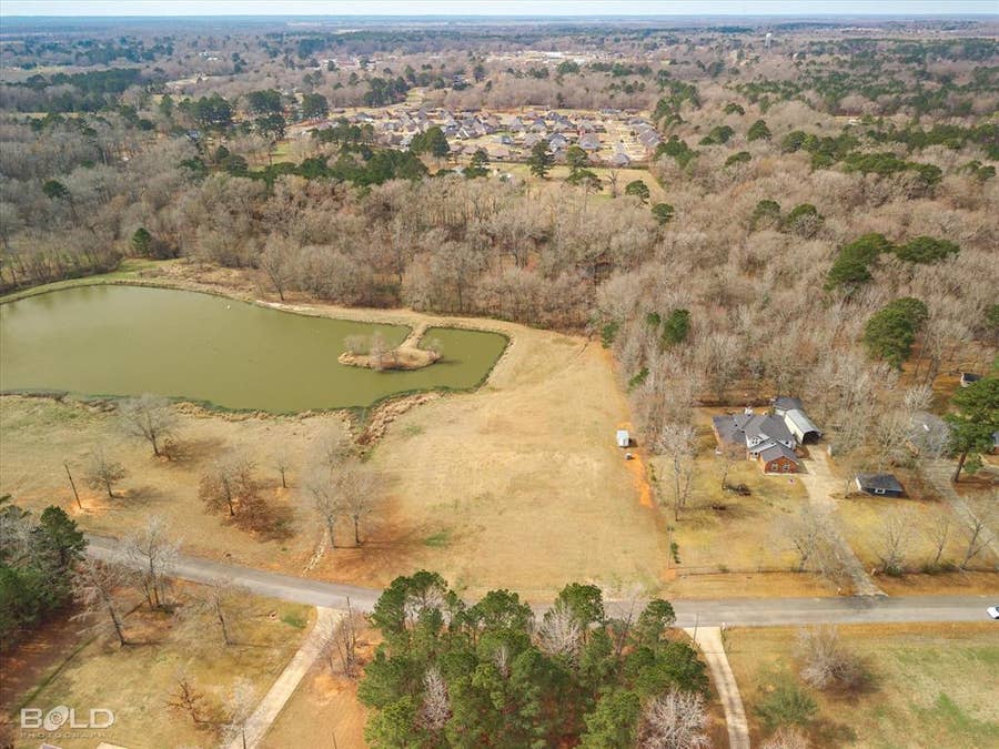 Property photo for 147 Silver Leaf Drive, Benton, LA