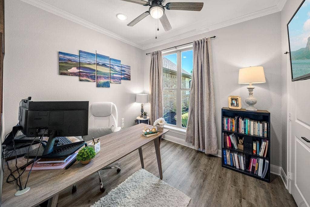 Office / 4th Bedroom
