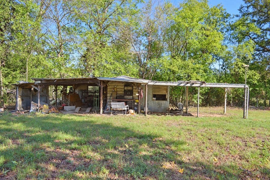 shed/shop