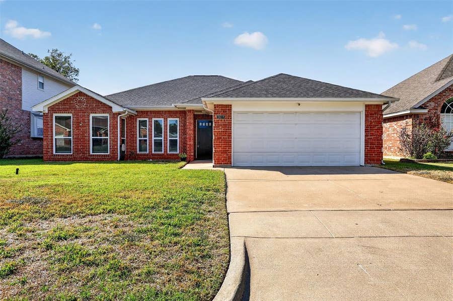 Property photo for 3608 Parkmead Drive, Arlington, TX