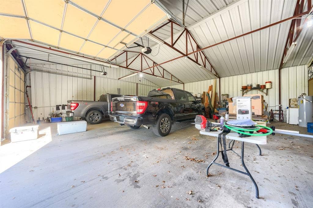 1495 Fm 36 N, Farmersville, TX 75442 40/40 garage/workshop