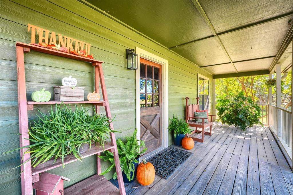 1495 Fm 36 N, Farmersville, TX 75442 Beautiful front porch