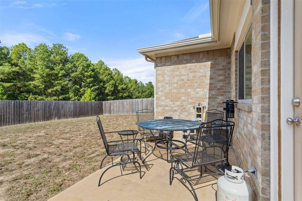 17367 Stacy Street, Lindale, TX 75771 17367 Stacy Street, Lindale, TX 75771
