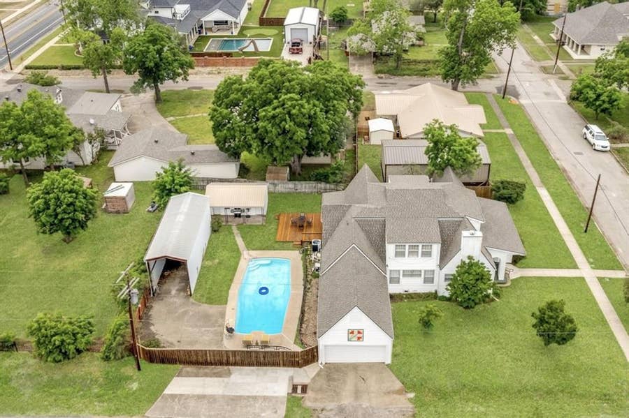 Property photo for 701 Market Street E, Honey Grove, TX