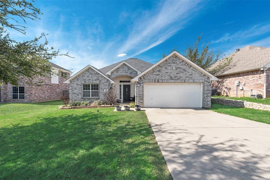 Property photo for 909 Chase Lane, Denton, TX