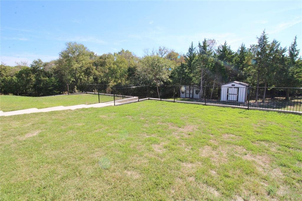 31 Jacey Court, Waxahachie, TX 75167