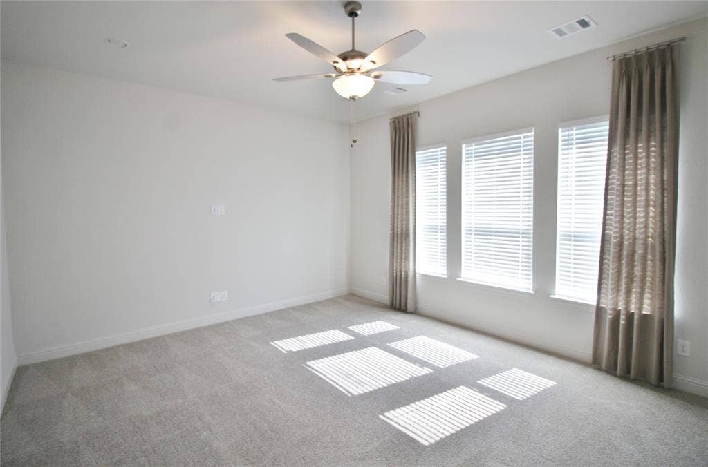 31 Jacey Court, Waxahachie, TX 75167