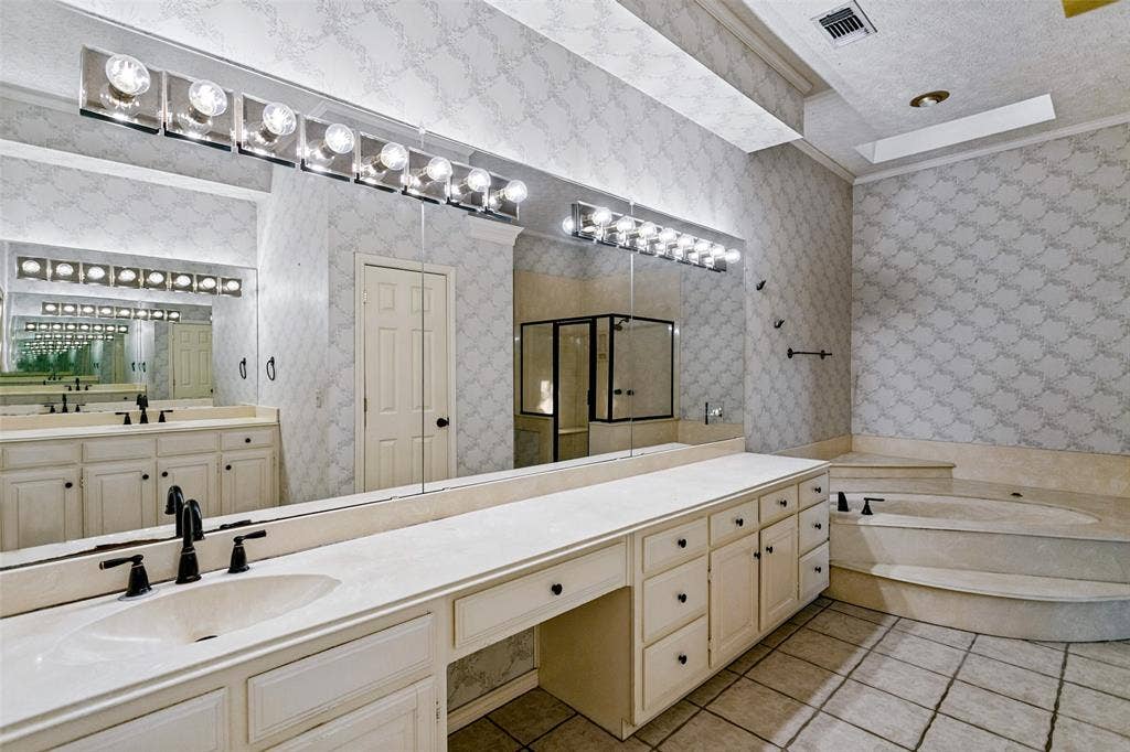 3916 Cross Bend Road, Plano, TX 75023