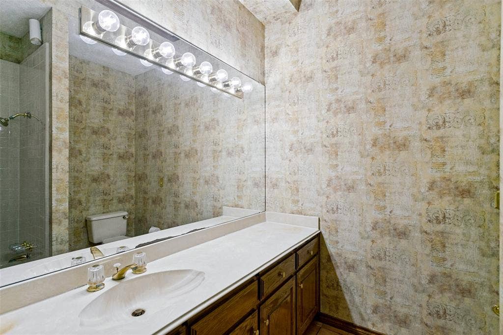 3916 Cross Bend Road, Plano, TX 75023