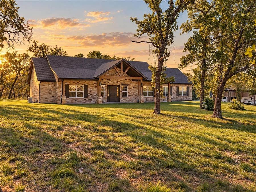 Property photo for 245 Creek Crossing Street, Alvord, TX