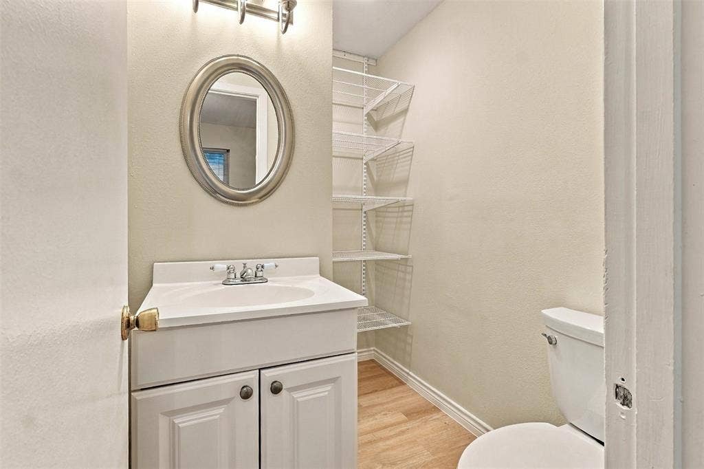 1233 Fair Oaks Drive, Irving, TX 75060 1233 Fair Oaks Drive, Irving, TX 75060