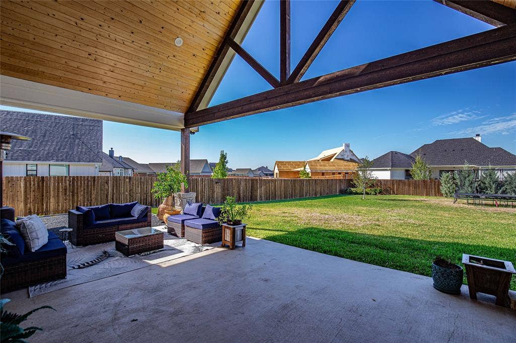 317 Champions Way, McGregor, TX 76657