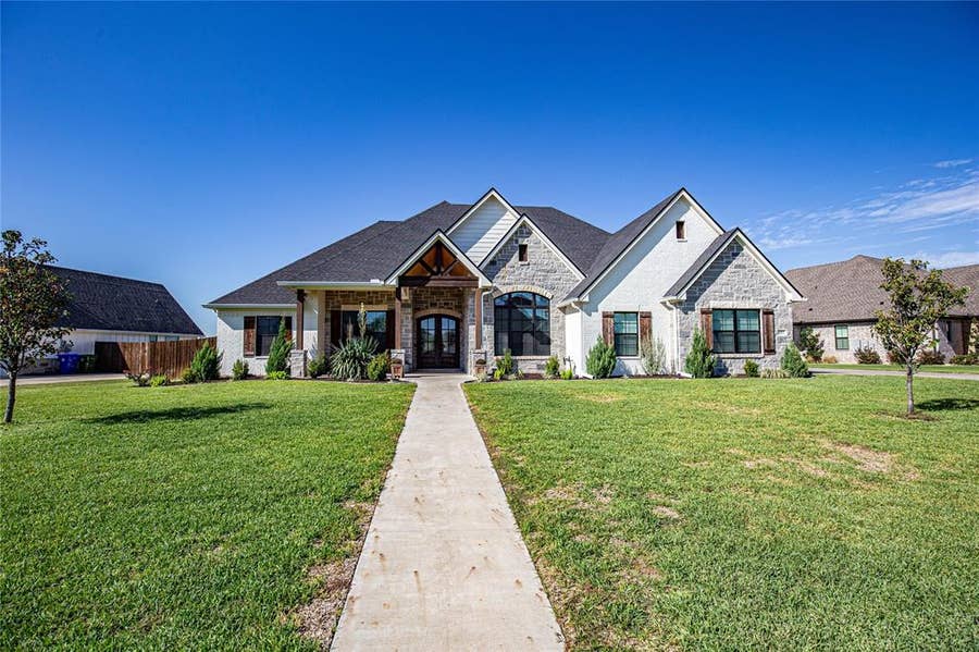 Property photo for 317 Champions Way, Waco, TX