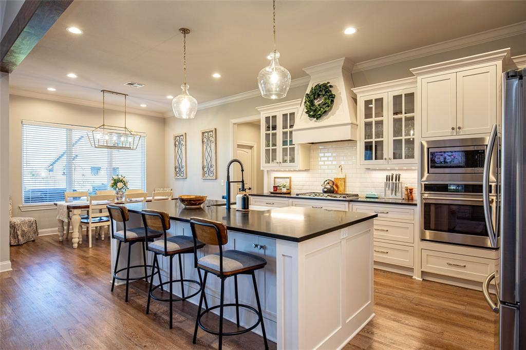 317 Champions Way, McGregor, TX 76657