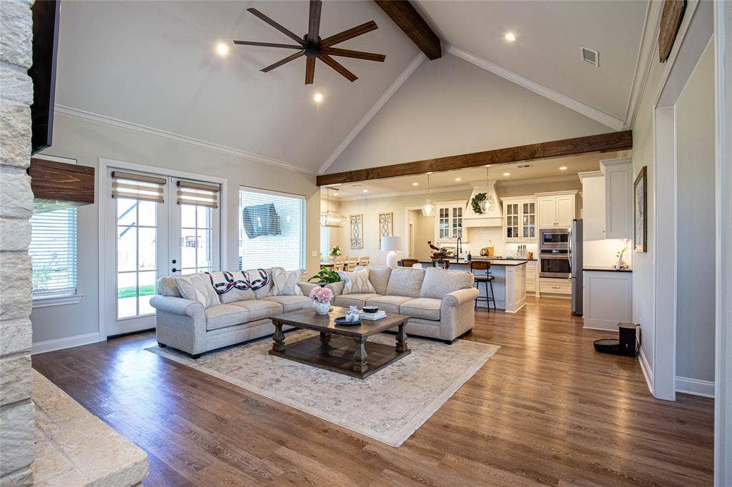 317 Champions Way, McGregor, TX 76657