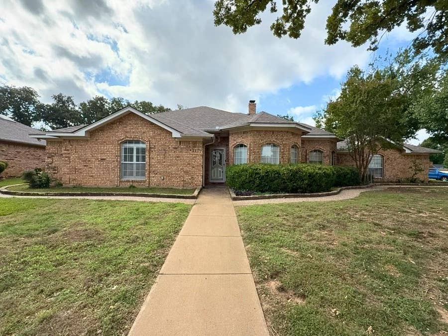 Property photo for 2217 Eva Lane, Euless, TX