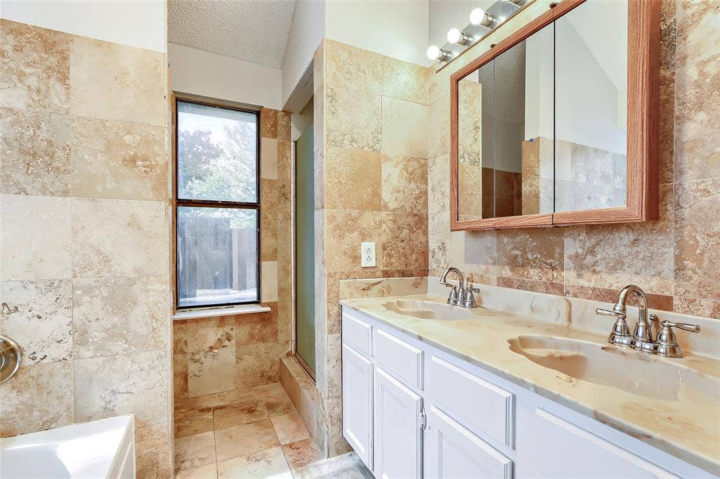 709 Bridgewater Lane, Mesquite, TX 75181 709 Bridgewater Lane, Mesquite, TX 75181