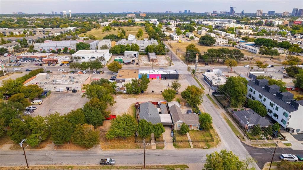 4610 Lake Avenue, Dallas, TX 75219 4610 Lake Avenue, Dallas, TX 75219