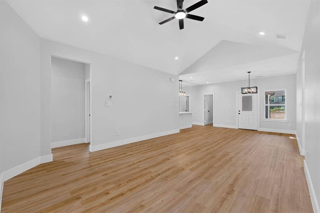 1309 N BRECKENRIDGE Street, Ennis, TX 75119