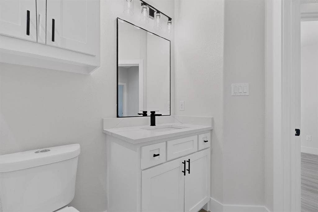 1309 N BRECKENRIDGE Street, Ennis, TX 75119