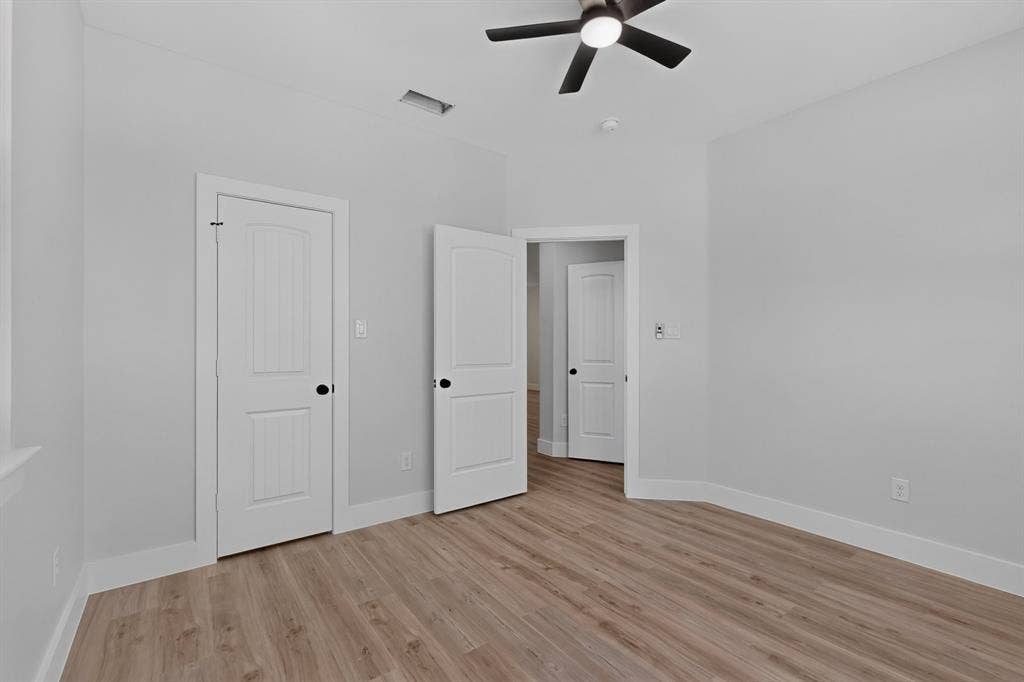 1309 N BRECKENRIDGE Street, Ennis, TX 75119