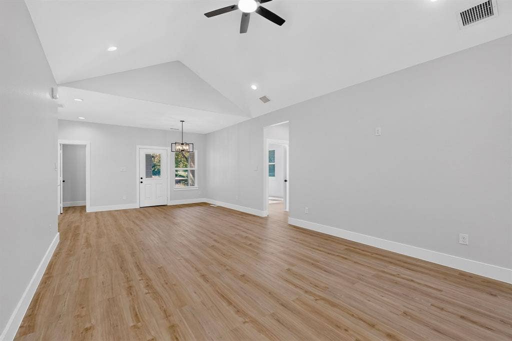 1309 N BRECKENRIDGE Street, Ennis, TX 75119