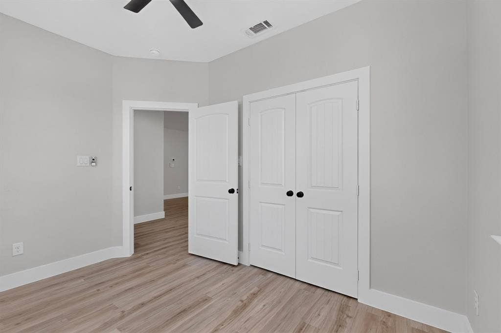 1309 N BRECKENRIDGE Street, Ennis, TX 75119