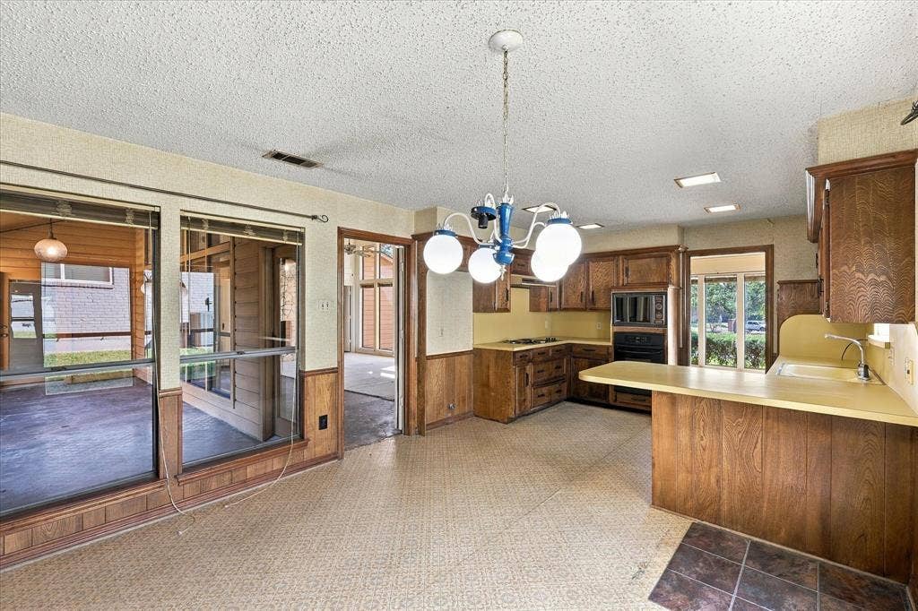 8857 Kingsley Road, Dallas, TX 75231 8857 Kingsley Road, Dallas, TX 75231