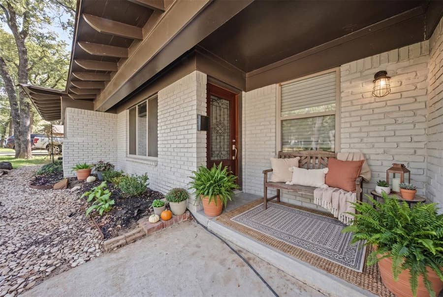 Property photo for 6404 Ravenswood Drive, Fort Worth, TX