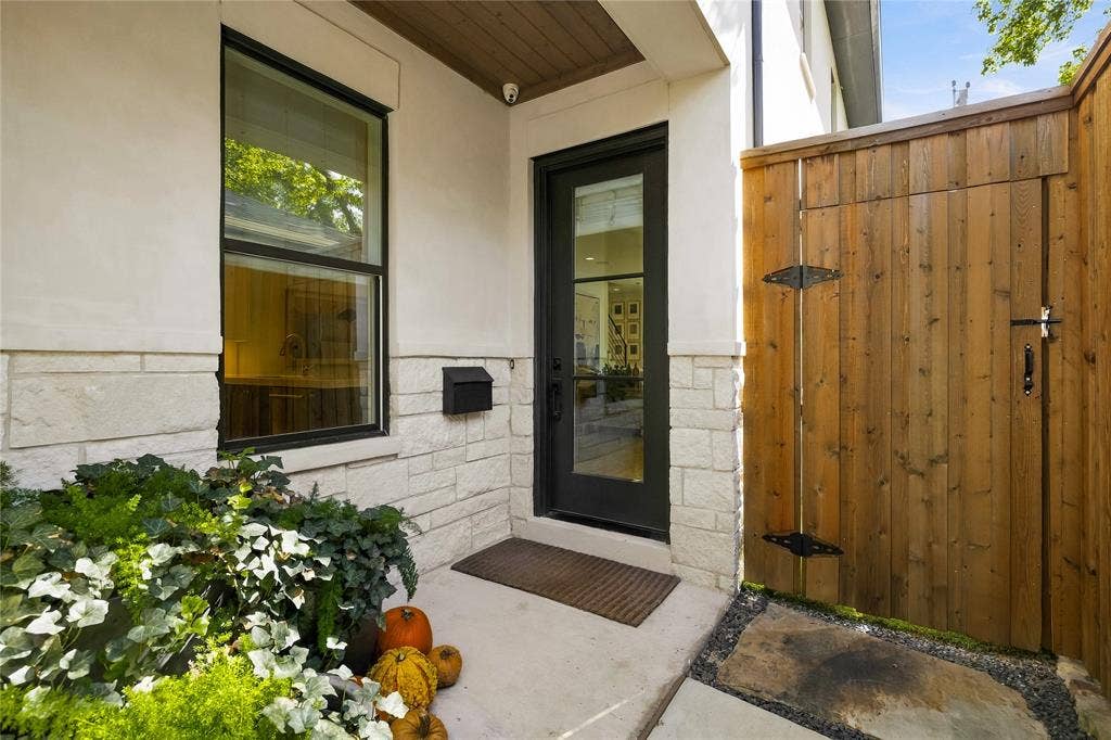 5520 Martel Avenue, Dallas, TX 75206