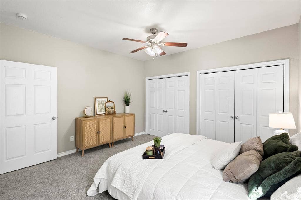 810 S Sherman Street, Ennis, TX 75119 810 S Sherman Street, Ennis, TX 75119