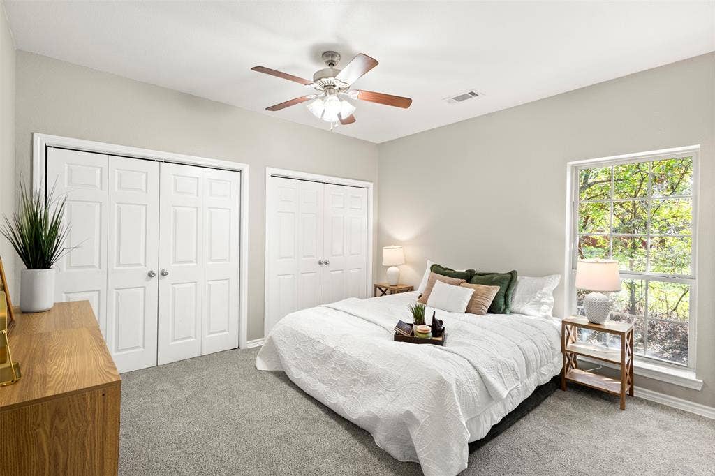 810 S Sherman Street, Ennis, TX 75119 810 S Sherman Street, Ennis, TX 75119
