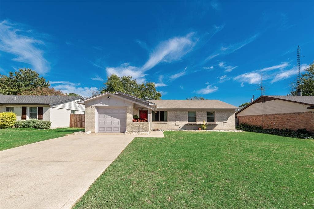 308 N Cottonwood Drive, Richardson, TX 75080