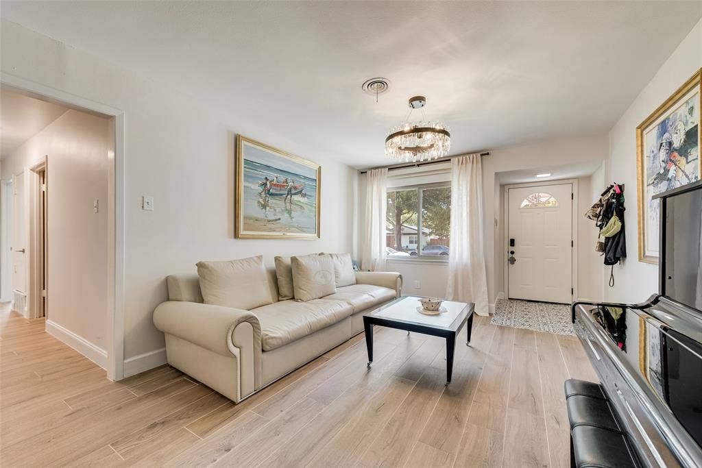 308 N Cottonwood Drive, Richardson, TX 75080