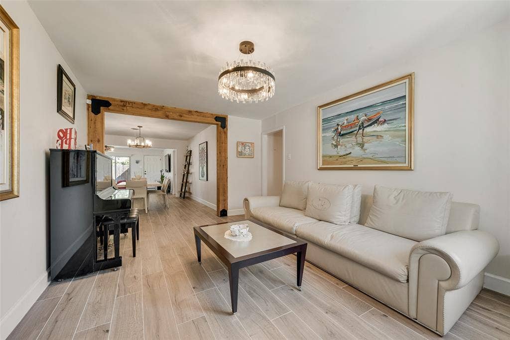 308 N Cottonwood Drive, Richardson, TX 75080