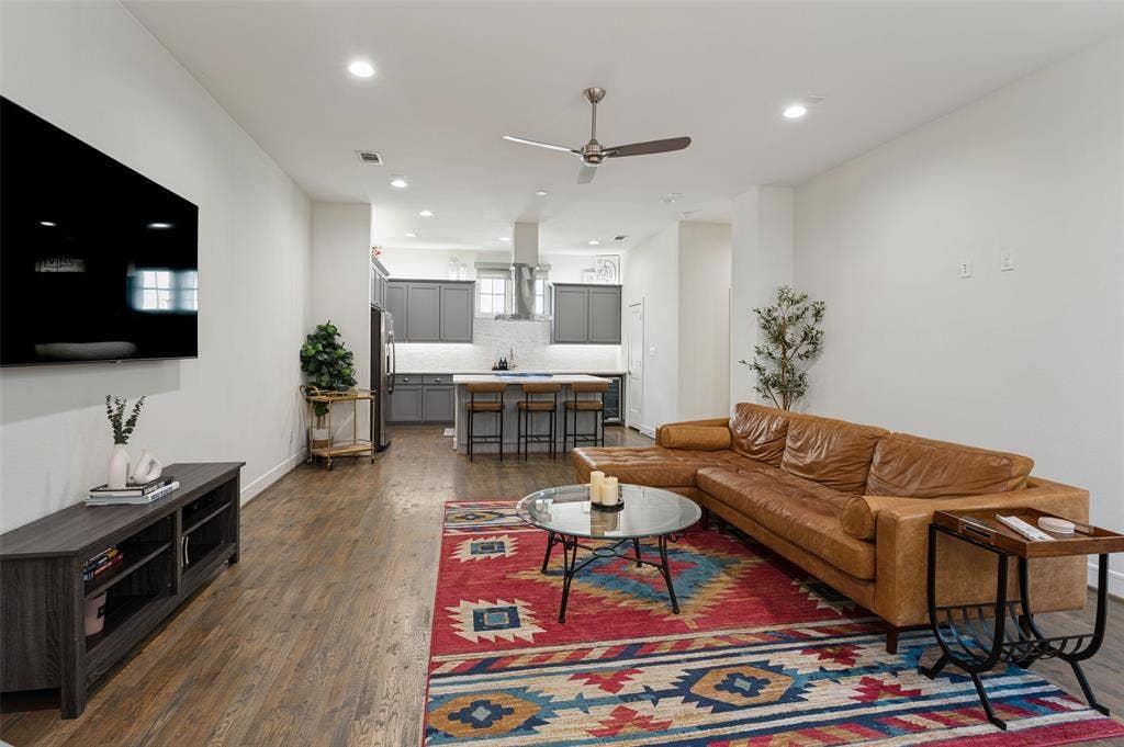 5073 Gaston Avenue, #402, Dallas, TX 75214 5073 Gaston Avenue, #402, Dallas, TX 75214