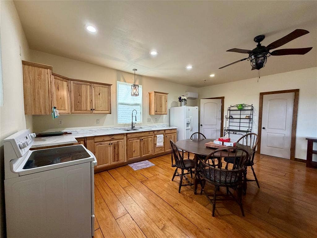 10632 State Highway 31 W, Malakoff, TX 75148 10632 State Highway 31 W, Malakoff, TX 75148