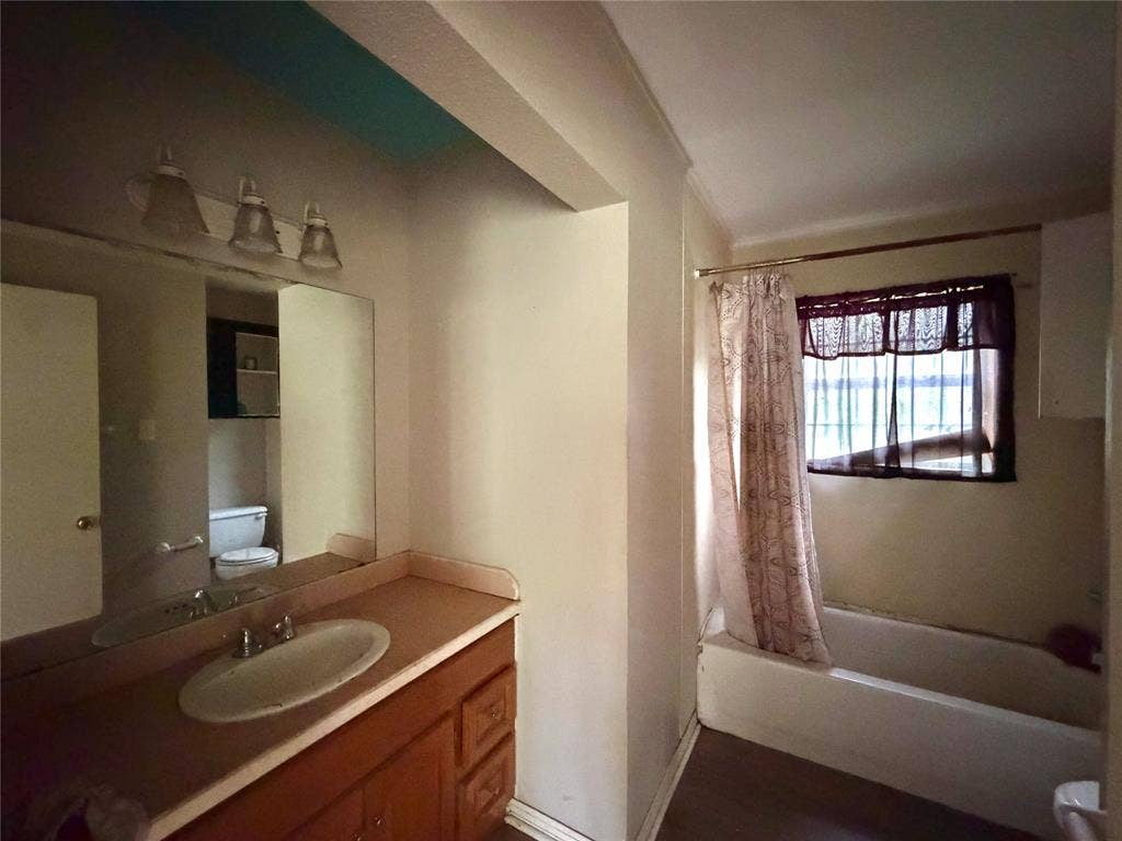 506 Edmonson Street, Athens, TX 75751
