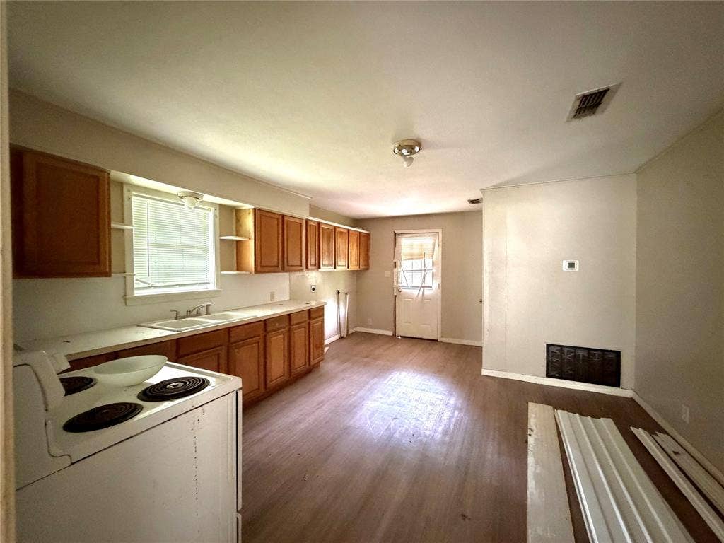 506 Edmonson Street, Athens, TX 75751
