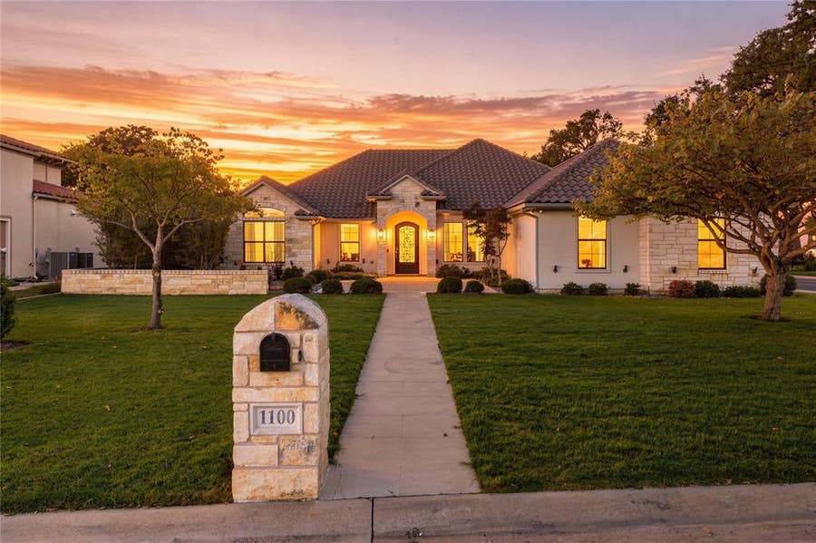 Property photo for 1100 Catalina Bay Boulevard, Granbury, TX