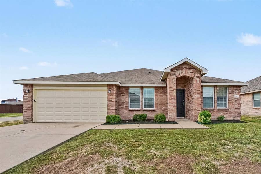 Property photo for 201 Rambling Way, Forney, TX
