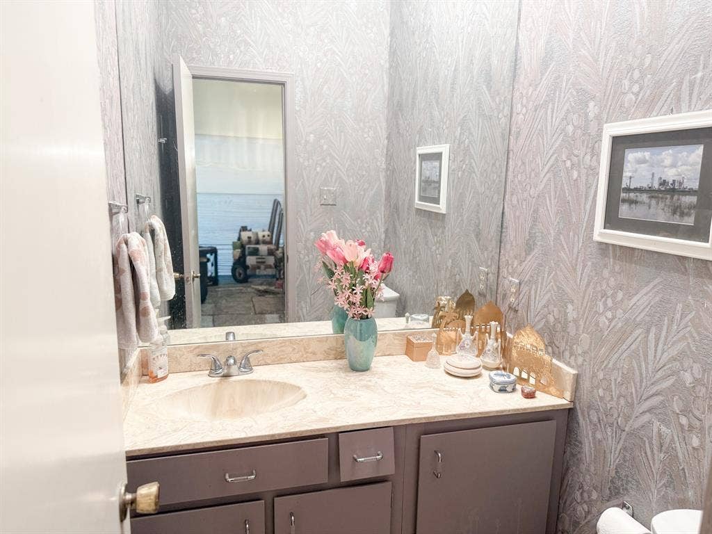 10407 High Hollows Drive, #107, Dallas, TX 75230 10407 High Hollows Drive, #107, Dallas, TX 75230
