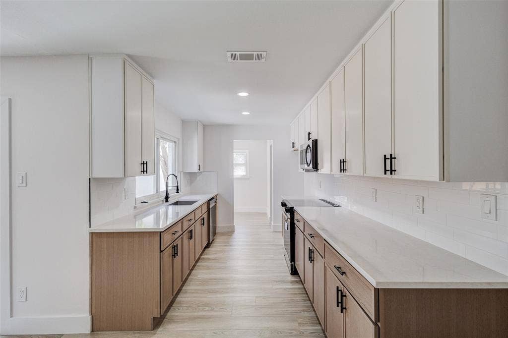 3726 Ruidosa Avenue, Dallas, TX 75228