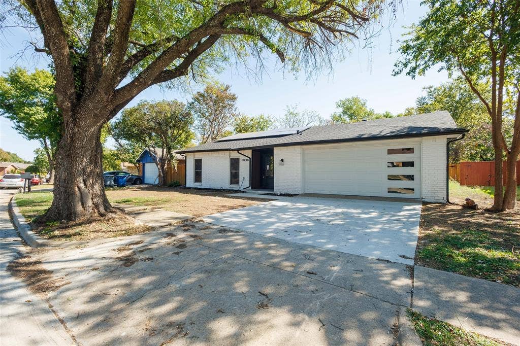 3726 Ruidosa Avenue, Dallas, TX 75228