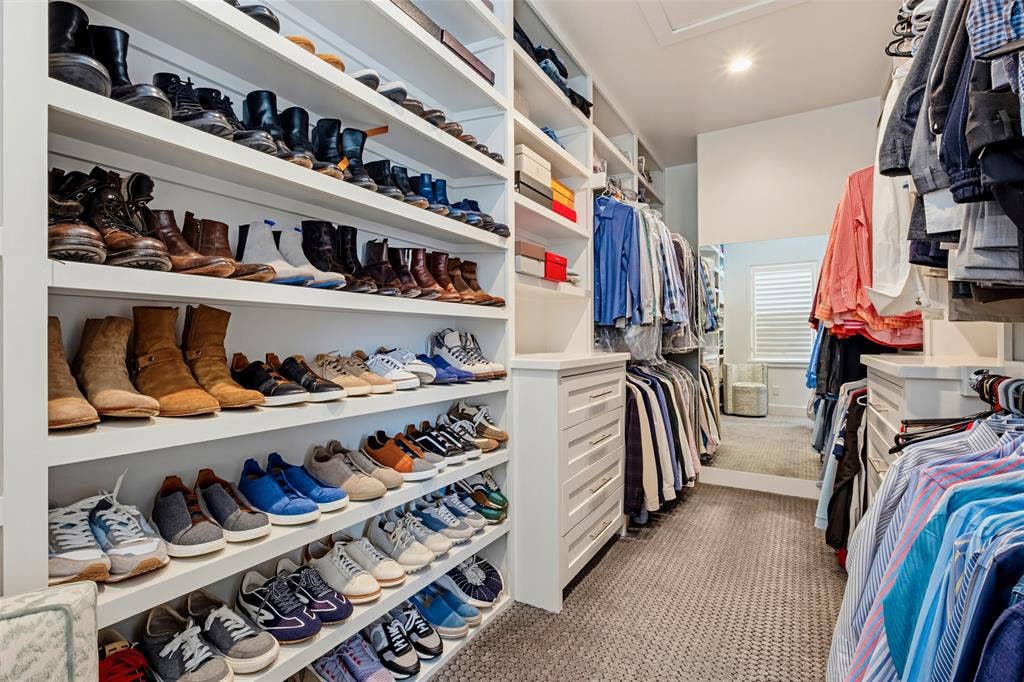 3716 N Versailles Avenue, Dallas, TX 75209