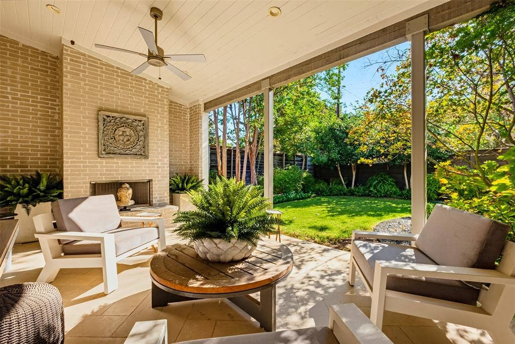 3716 N Versailles Avenue, Dallas, TX 75209