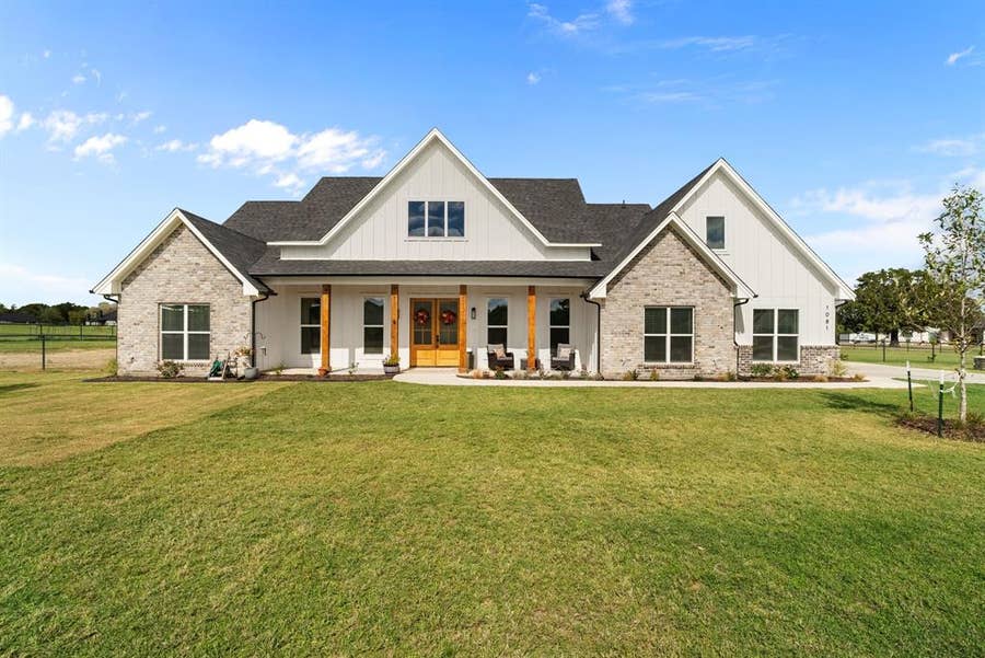 Property photo for 1081 Paradise Parkway, Poolville, TX