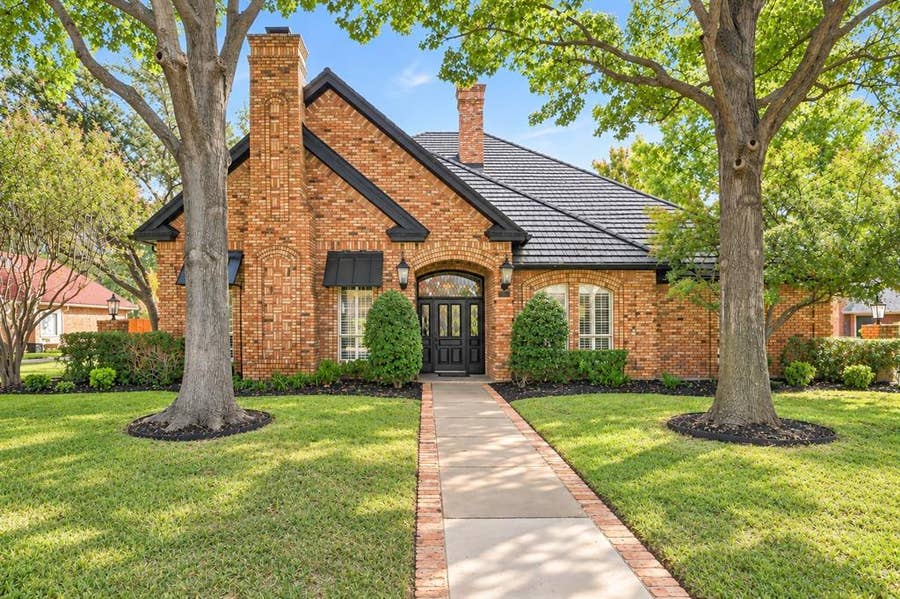 Property photo for 2909 Scarborough Lane W, Colleyville, TX