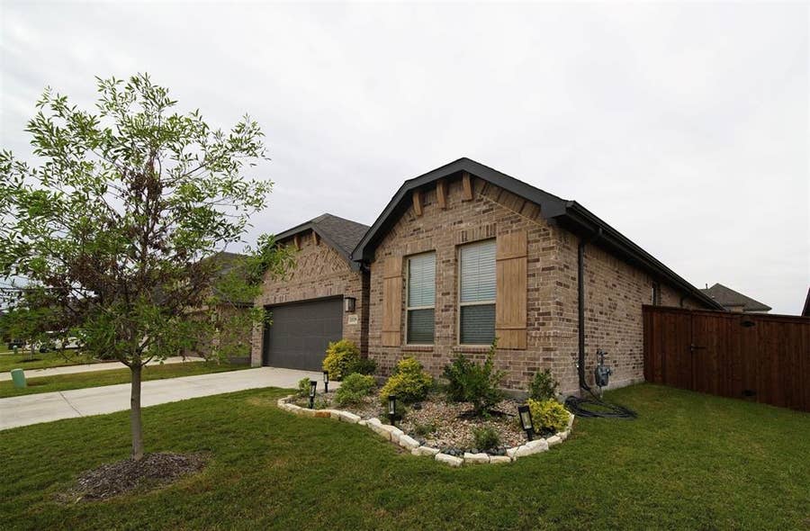 Property photo for 1119 Rothland Court, Red Oak, TX